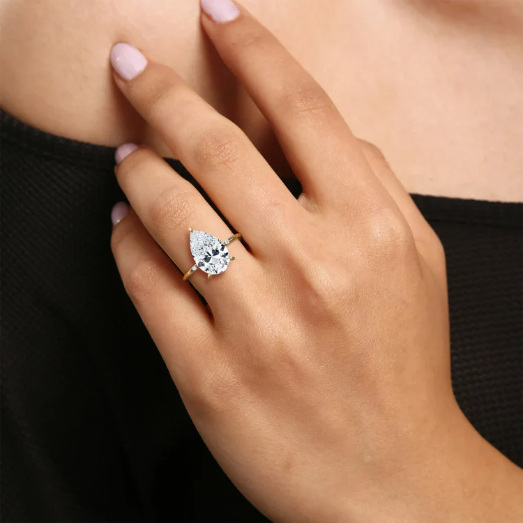 Clara丨3CT Lab-Grown Diamond Pear Engagement Ring